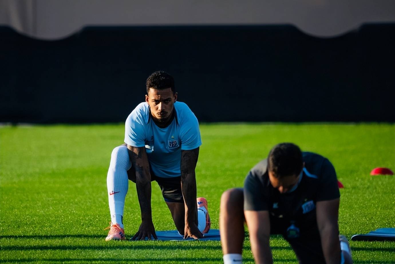 包含集结日体能课后,马德里竞技复出首秀备战中超,媒体盛赞,资深球员宣示担当的词条 包含集结日体能课后,马德里竞技复出首秀备战中超,媒体盛赞,资深球员宣示担当的词条