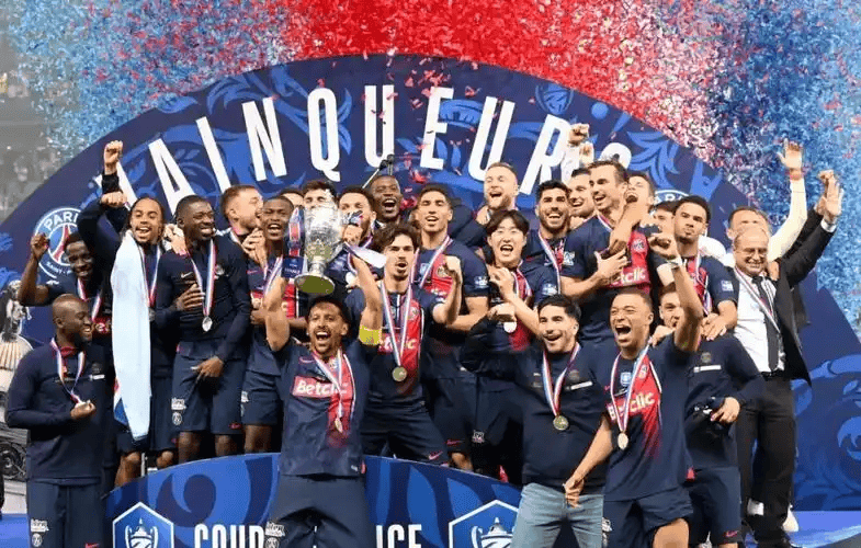 包含清晨勒沃库森备战法国杯；造点机会细节曝光；媒体盛赞；控场能力受关注的词条-九游体育平台